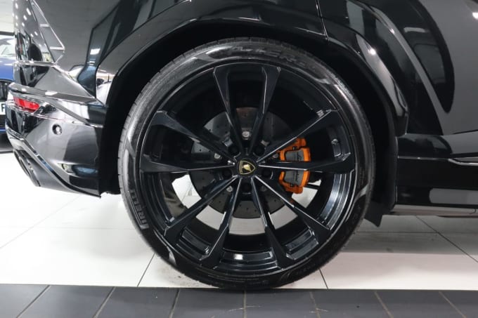 2025 Lamborghini Urus