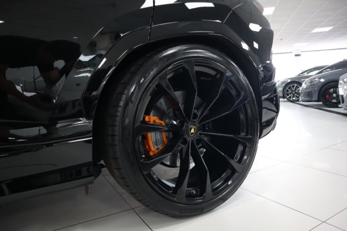 2025 Lamborghini Urus