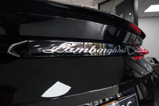 2025 Lamborghini Urus