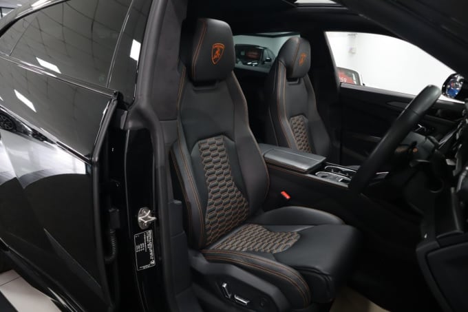 2025 Lamborghini Urus