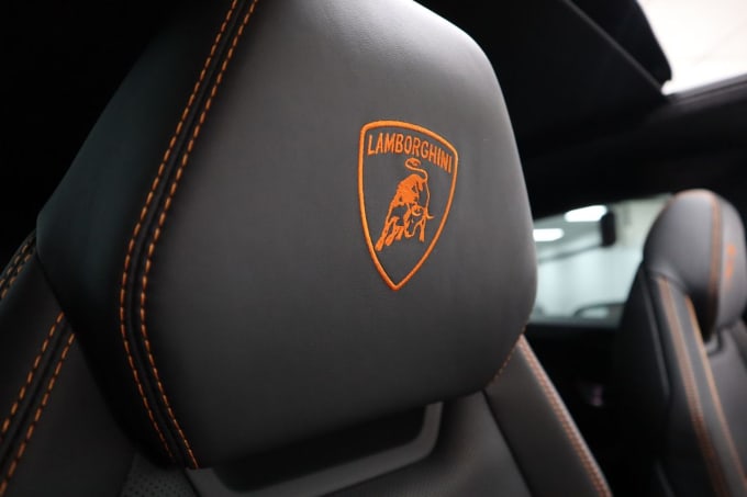 2025 Lamborghini Urus
