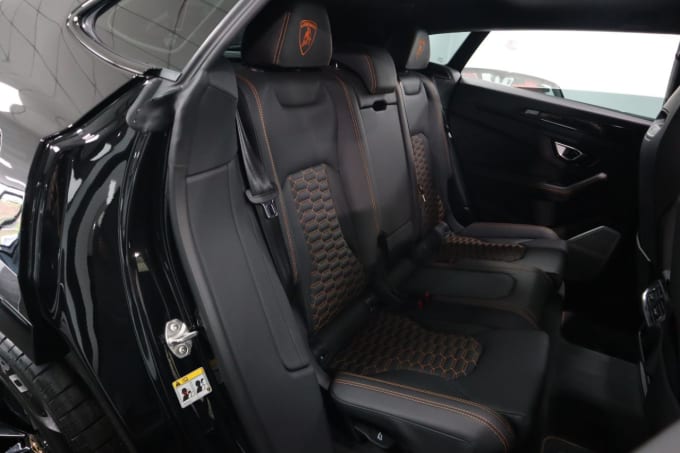 2025 Lamborghini Urus