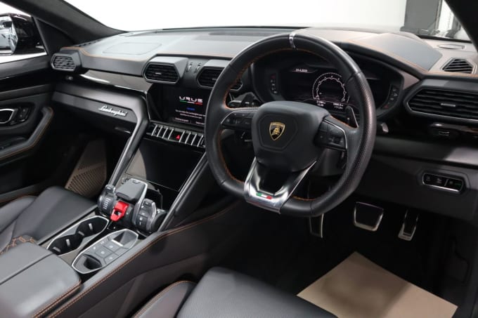 2025 Lamborghini Urus
