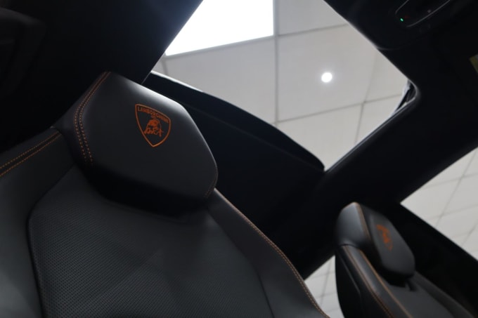 2025 Lamborghini Urus