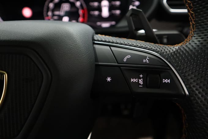 2025 Lamborghini Urus