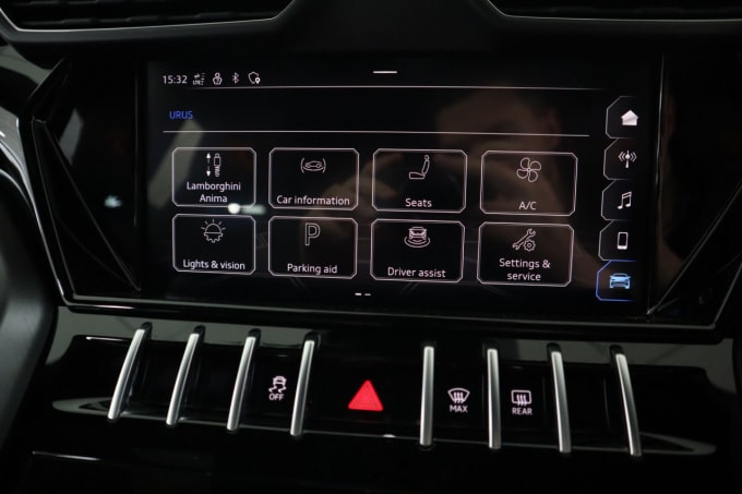 2025 Lamborghini Urus