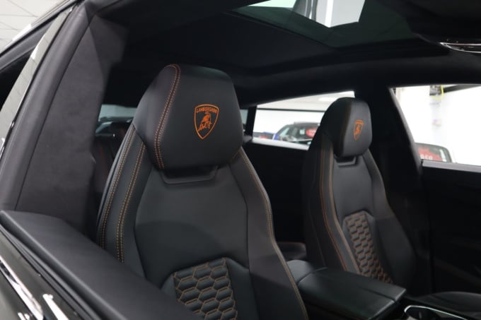 2025 Lamborghini Urus