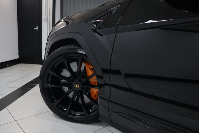 2025 Lamborghini Urus