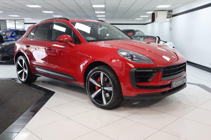 2025 Porsche Macan