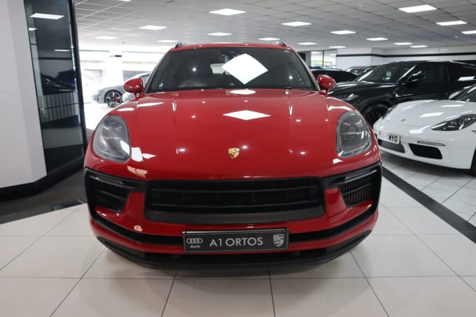 2025 Porsche Macan