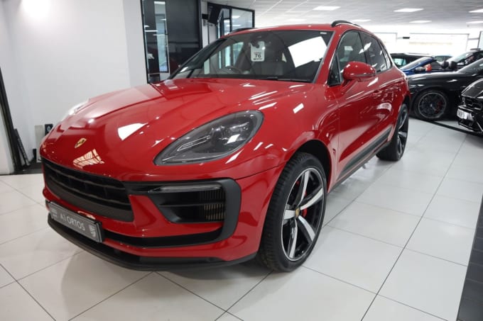2025 Porsche Macan