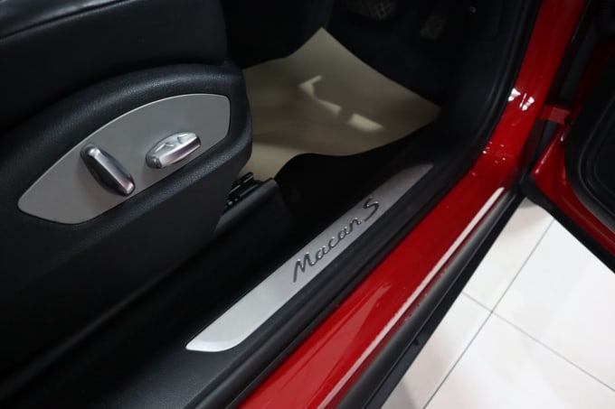 2025 Porsche Macan