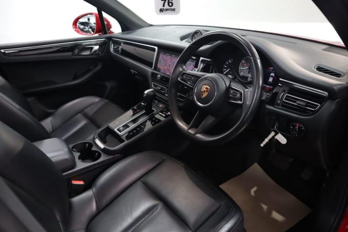 2025 Porsche Macan
