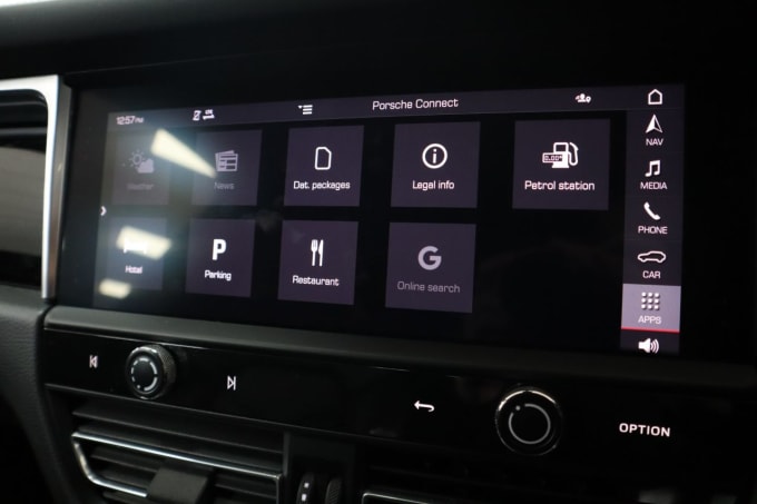 2025 Porsche Macan