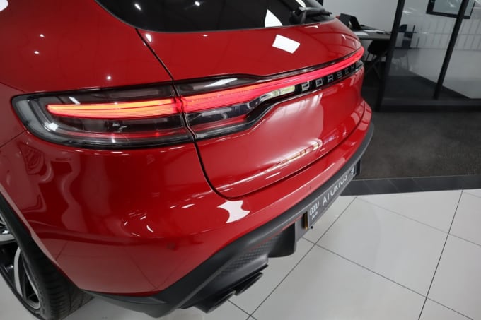 2025 Porsche Macan