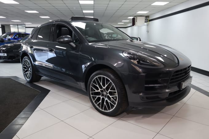 2025 Porsche Macan