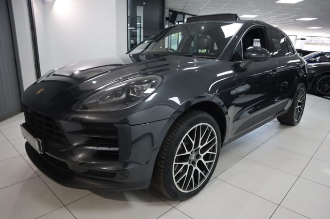 2025 Porsche Macan