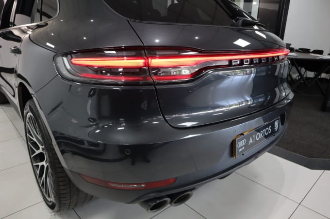 2025 Porsche Macan