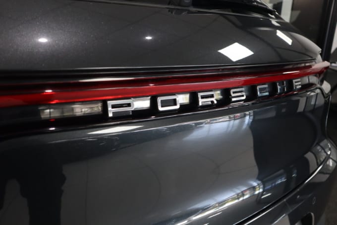 2025 Porsche Macan