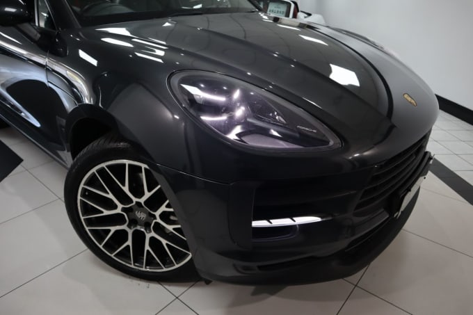 2025 Porsche Macan