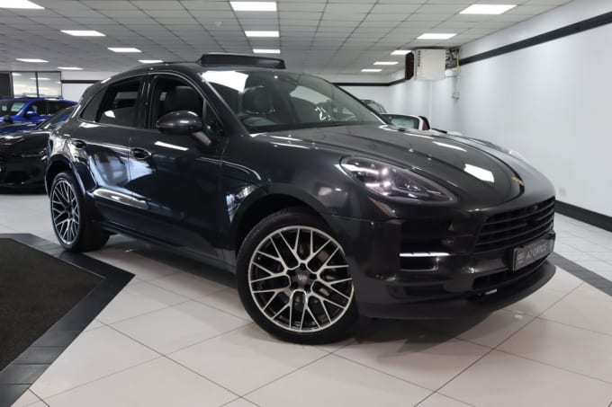 2025 Porsche Macan