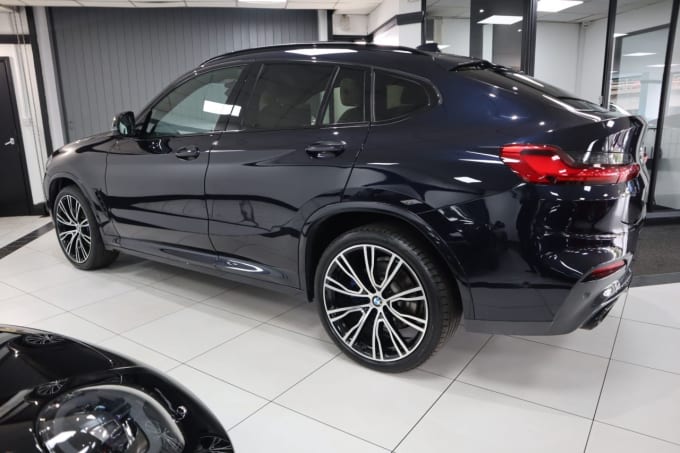 2025 BMW X4