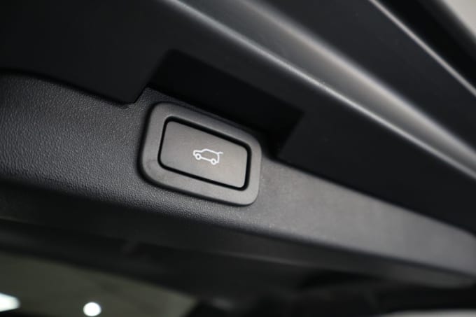 2025 Land Rover Discovery
