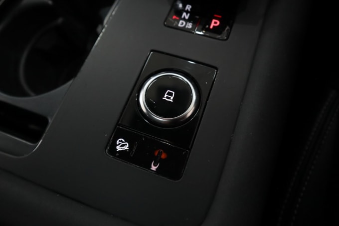 2025 Land Rover Discovery