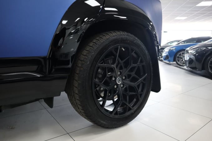 2025 Land Rover Defender