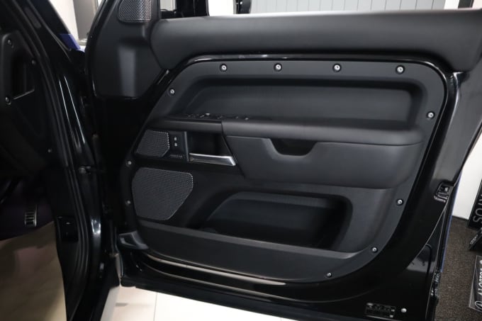 2025 Land Rover Defender
