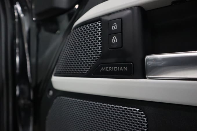 2025 Land Rover Defender