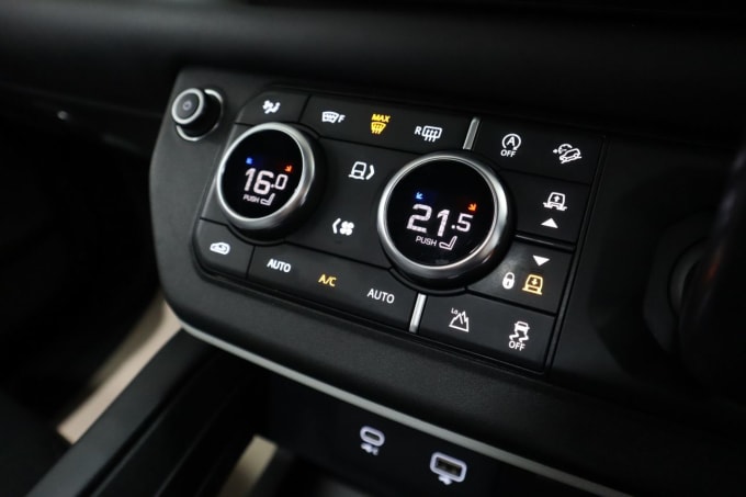 2025 Land Rover Defender