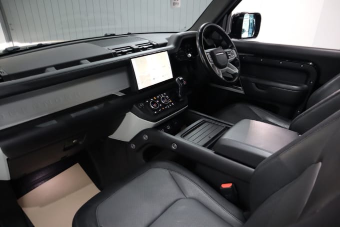 2025 Land Rover Defender