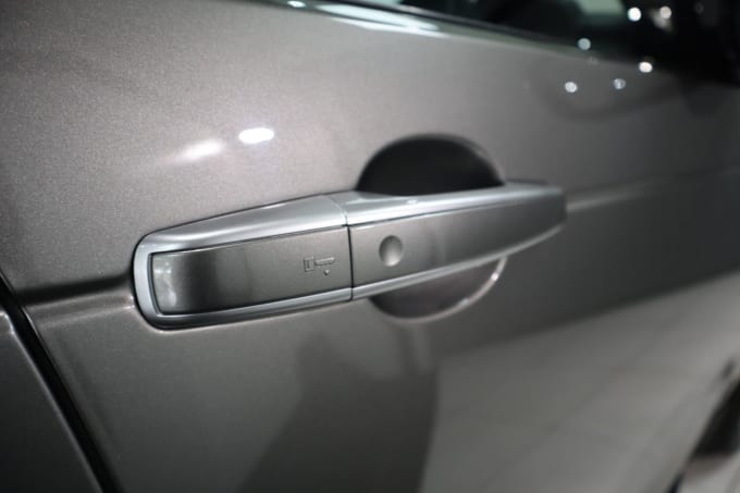 2025 Land Rover Discovery