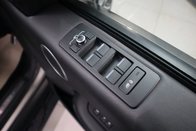 2025 Land Rover Discovery
