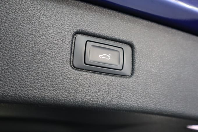 2025 Audi Sq7