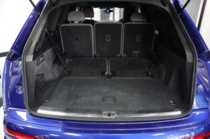 2025 Audi Sq7