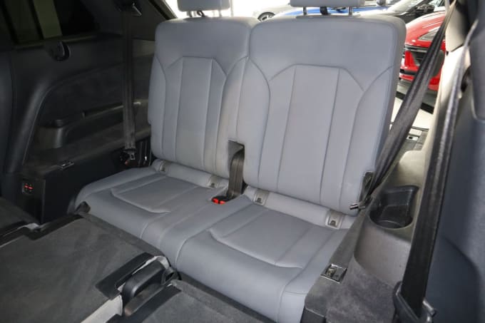 2025 Audi Sq7