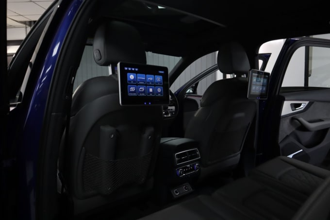 2025 Audi Sq7
