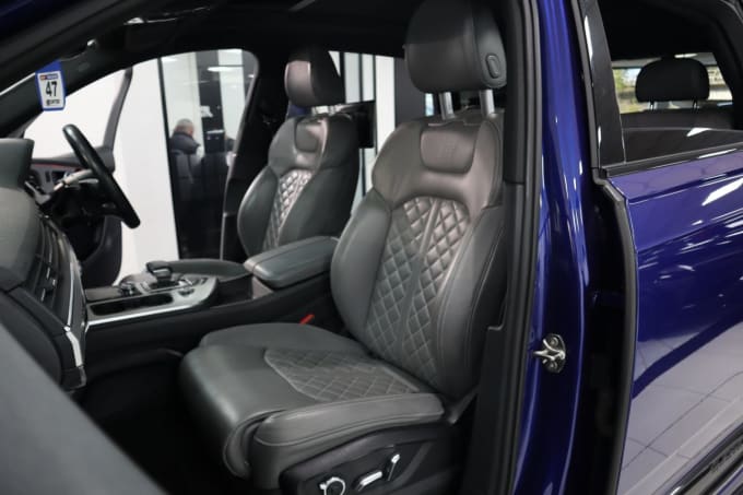2025 Audi Sq7