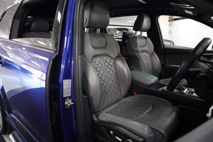 2025 Audi Sq7