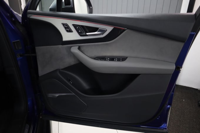 2025 Audi Sq7
