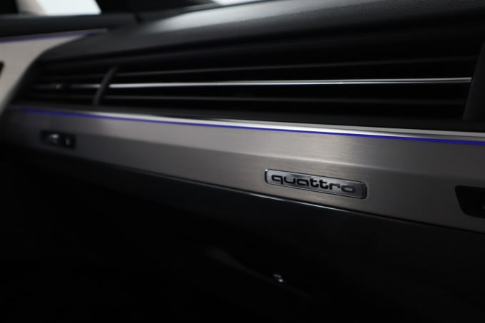 2025 Audi Sq7