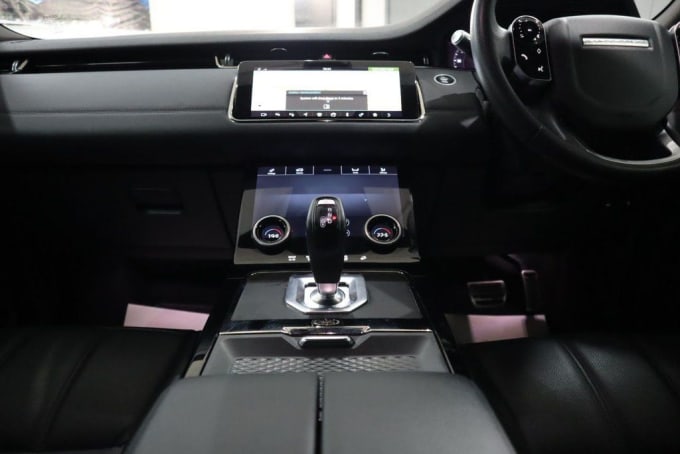 2025 Land Rover Range Rover Evoque