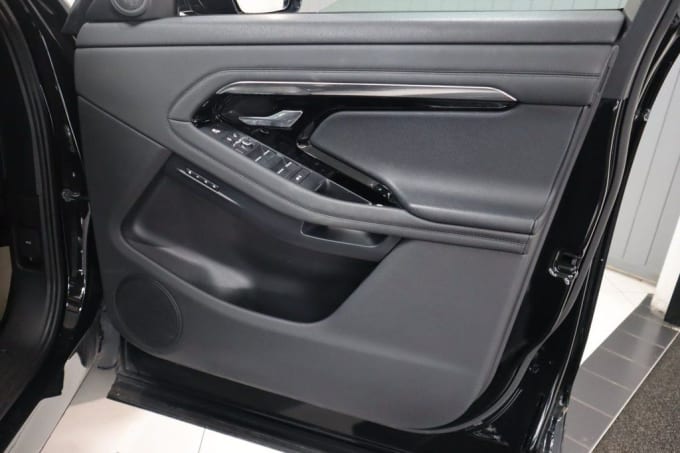 2025 Land Rover Range Rover Evoque