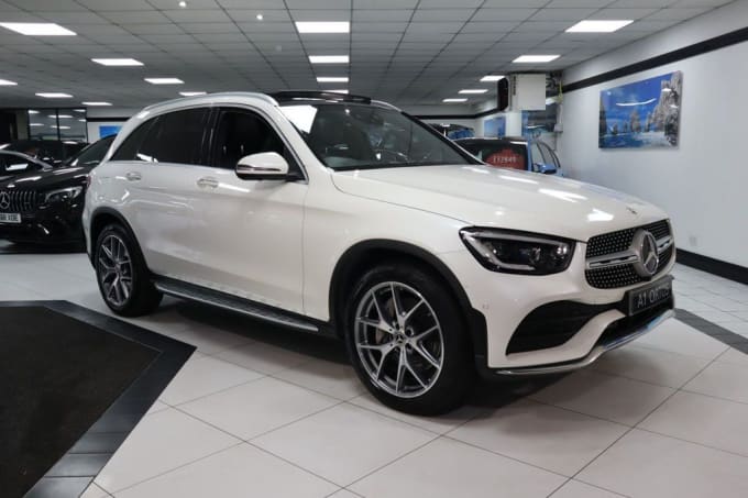 2025 Mercedes-benz Glc