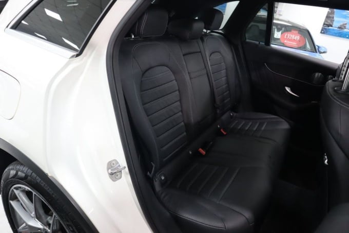 2025 Mercedes-benz Glc