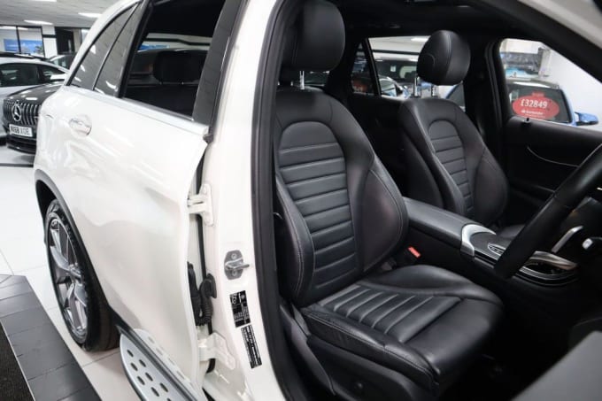 2025 Mercedes-benz Glc