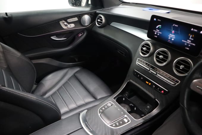 2025 Mercedes-benz Glc