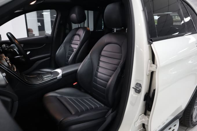 2025 Mercedes-benz Glc